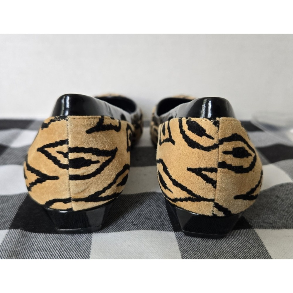 BCBG Women's Flats Black Tan Printed‎ Point Toe Shoes Size 9B 39 - Picture 7 of 9